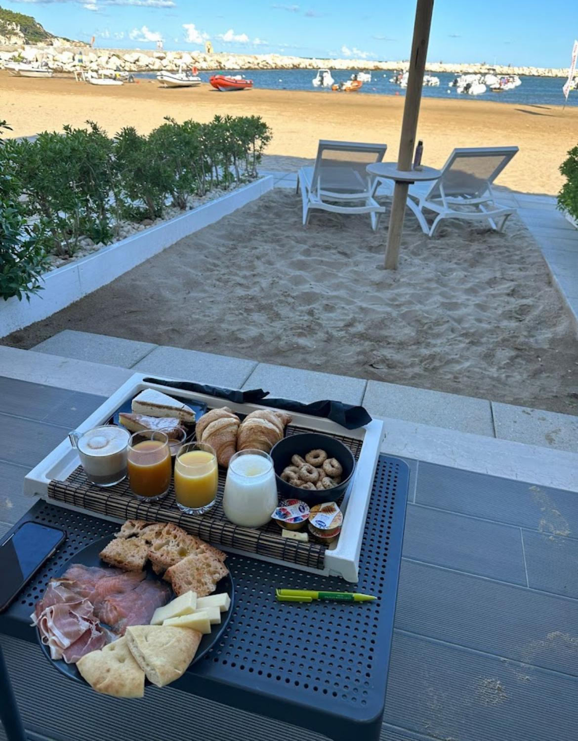 Marina Bay Beach Hotel 페스키치 외부 사진