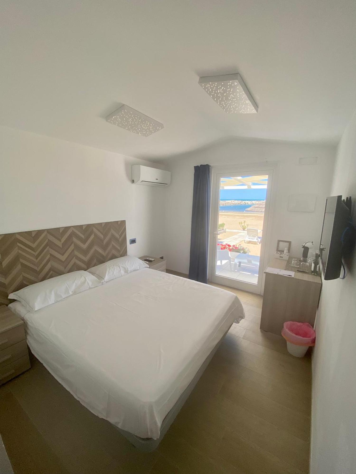 Marina Bay Beach Hotel 페스키치 외부 사진